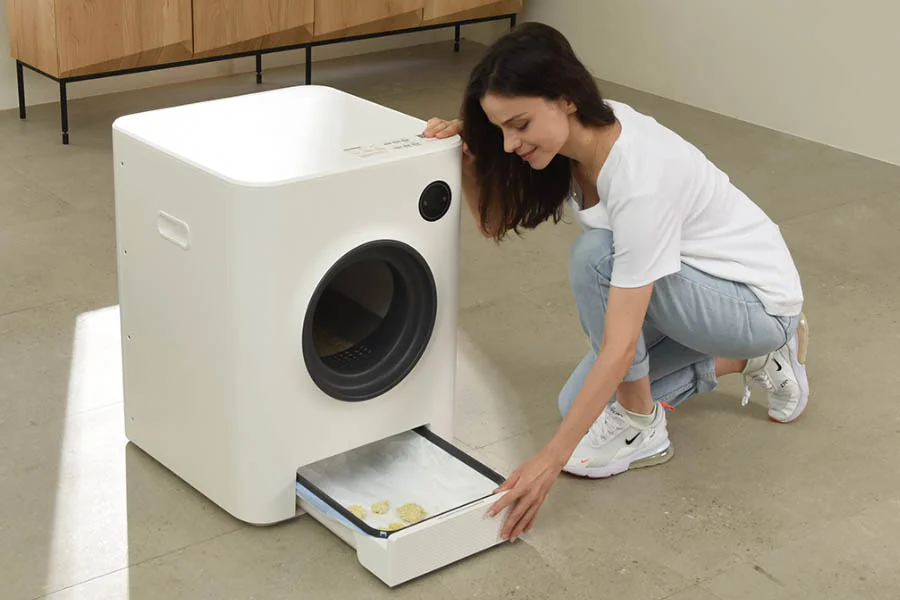 self-cleaning litter boxes